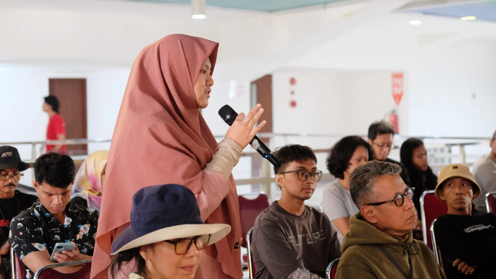 Fotografi Menyeberangi Batas Jurnalistik dan Seni Rupa Kontemporer