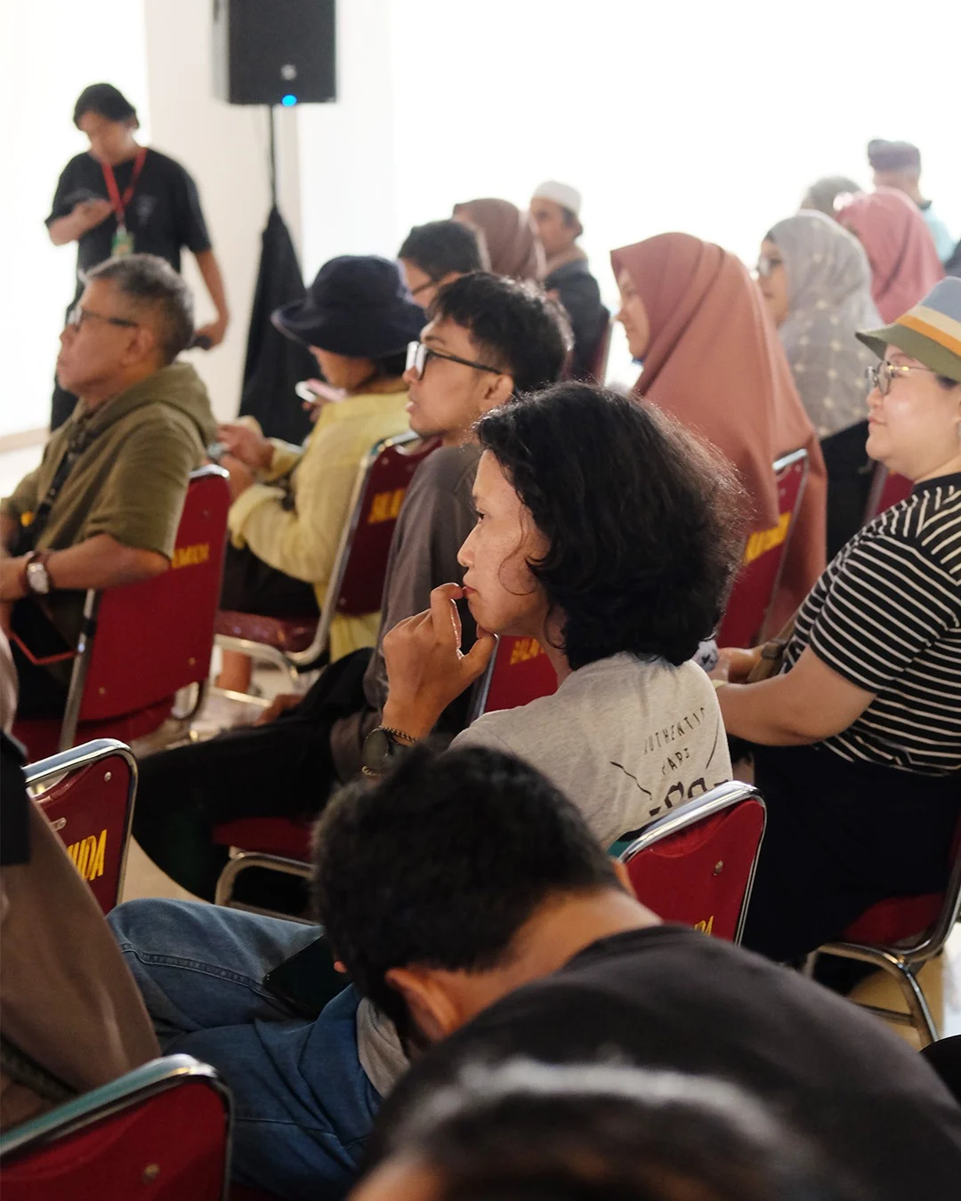 Fotografi Menyeberangi Batas Jurnalistik dan Seni Rupa Kontemporer